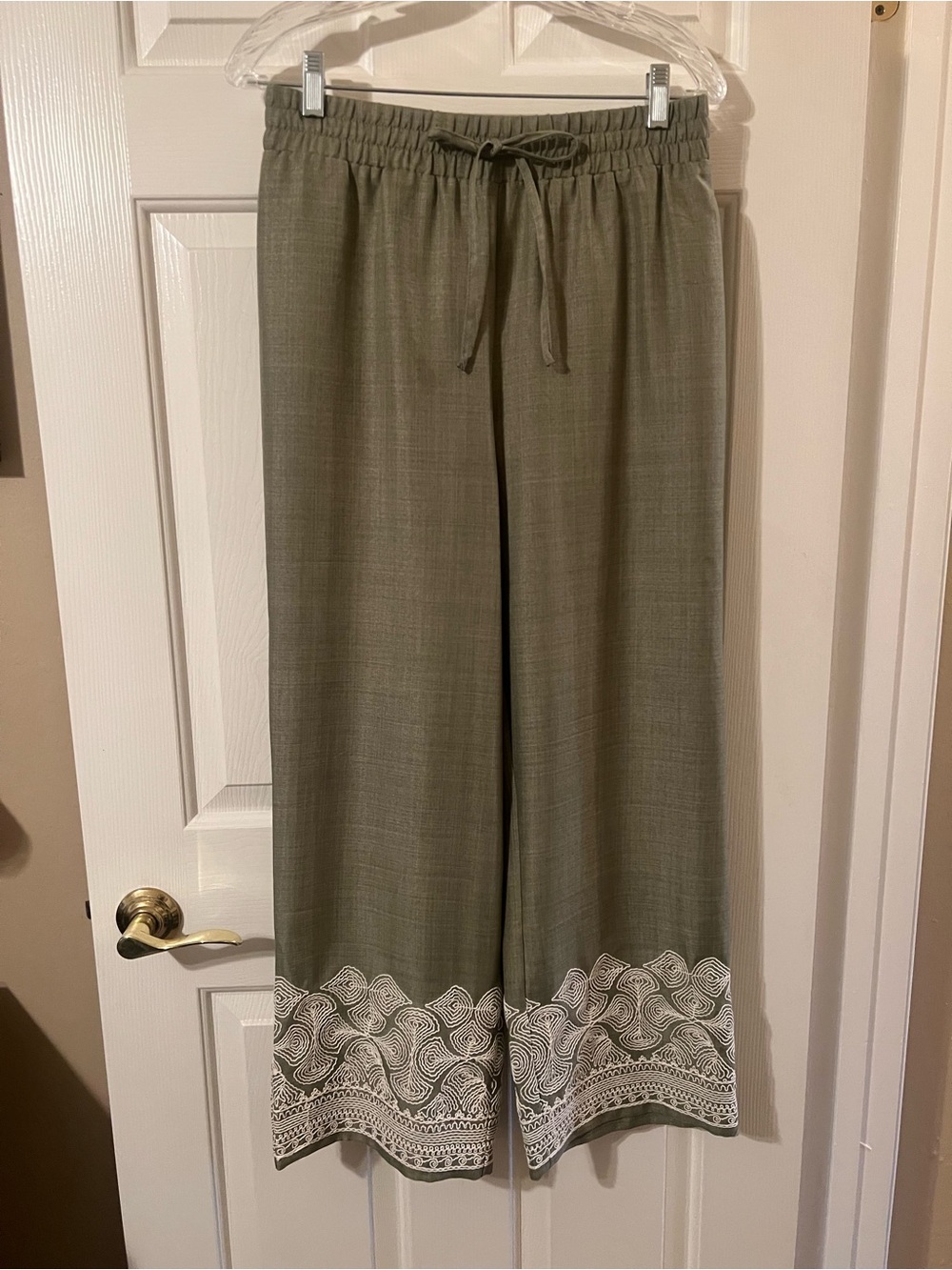 NWOT Wren New York Olive Green Wide Leg Pants with White Embroidered Hem Size S